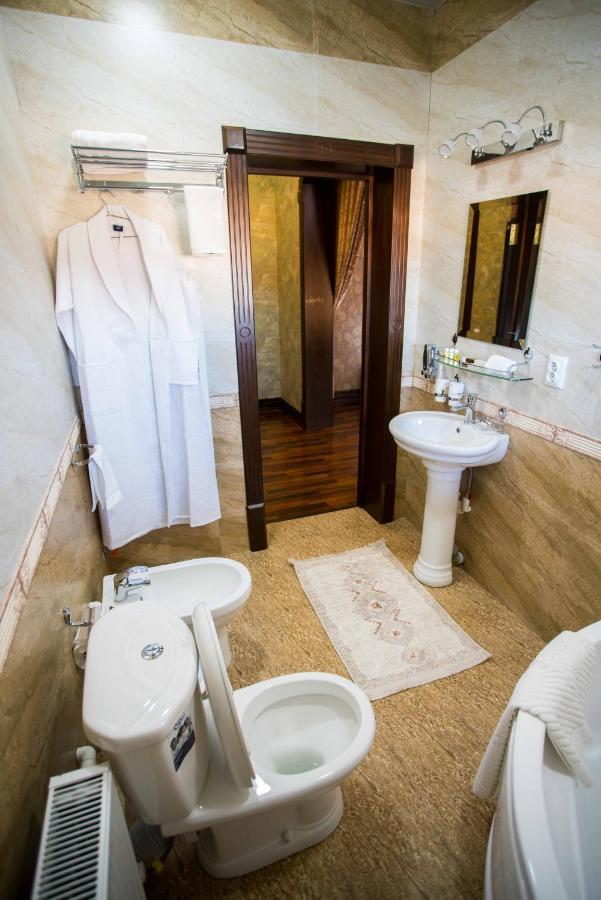 Caravan Castle Boutique Hotel بخارى المظهر الخارجي الصورة